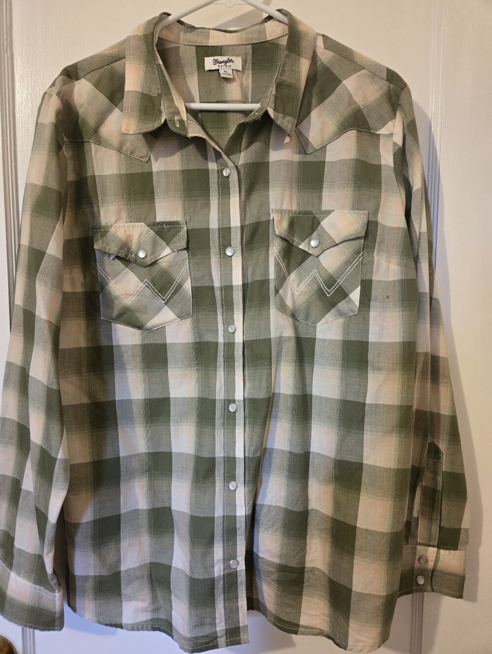 Womens XL WRANGLER retro Longsleeve Button Up Shirt.